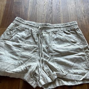 Brand: Universal Thread  Size: Large  Color: Beige